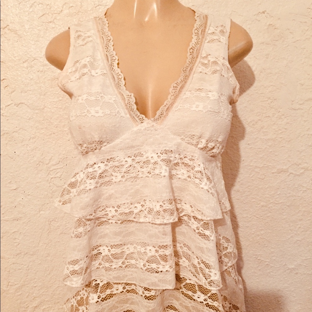 Meghan Noland lace tiered tank* blouse *top